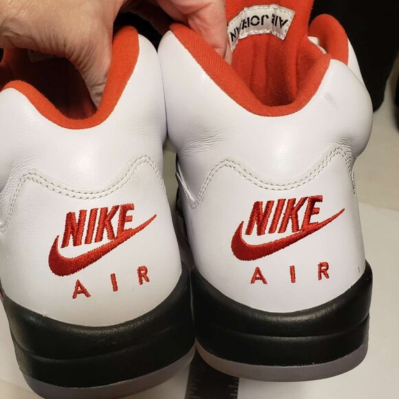 Nike Air Jordan 5 Retro Fire Red 2020 Mens Sneakers Size 12 White Red DA1911-102 - Picture 7 of 11